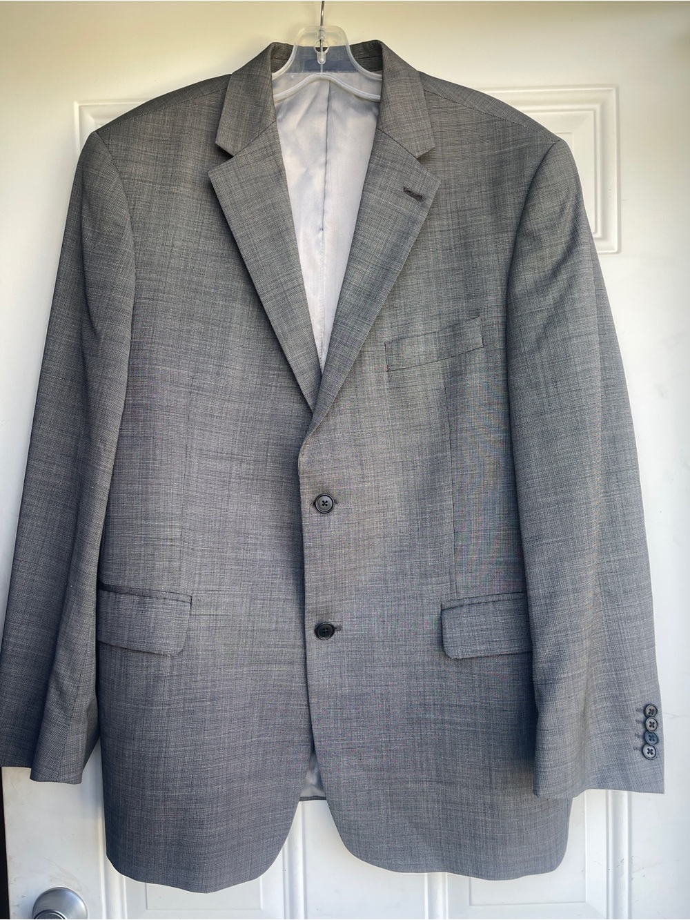 Men's McGuire's 2-Piece Suit (Biella Italian
Fabric) size 44L - Picture 4 of 11